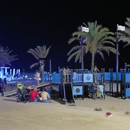 Mare De Deu, Vivienda Vacacional Para Familias Y Mayores De 25 Anos En El Grao De Gandia-Playa Playa de Gandia Eksteriør billede