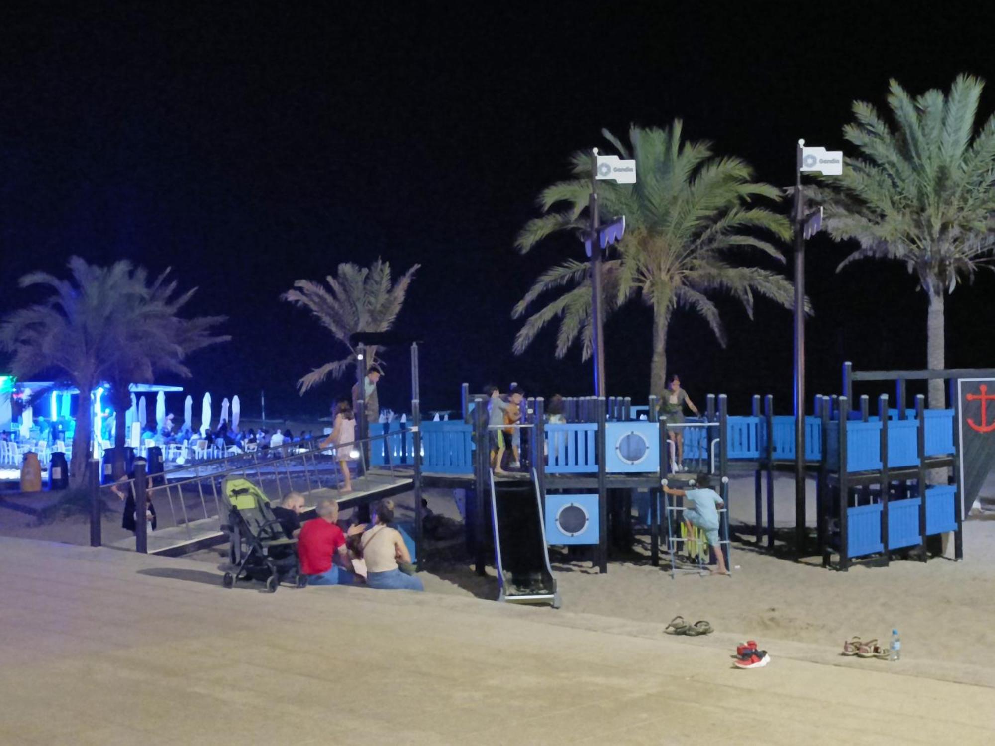 Mare De Deu, Vivienda Vacacional Para Familias Y Mayores De 25 Anos En El Grao De Gandia-Playa Playa de Gandia Eksteriør billede